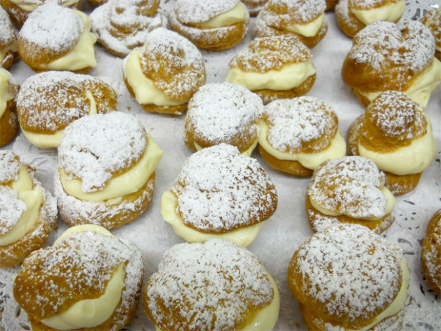 Mini cream puffs for wedding or party